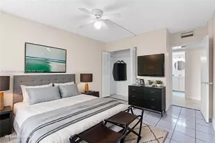 8895 Fontainebleau Blvd, Miami, FL 33172 - Photo 9