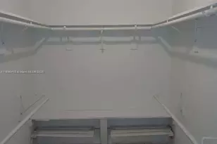 8405 NW 8th St, Miami, FL 33126 - Photo 11