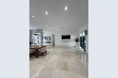 16326 N Mariposa Cir N, Pembroke Pines, FL 33331 - Photo 17