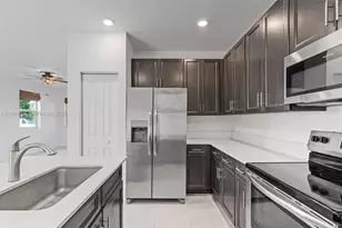 1100 SE 26th Ter, Homestead, FL 33035 - Photo 11