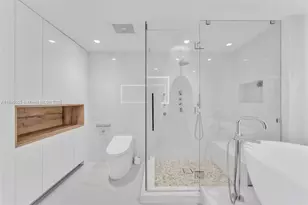 465 Brickell Ave, Miami, FL 33131 - Photo 9