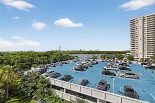 100 Bayview Dr, Sunny Isles Beach, FL 33160 - Photo 31