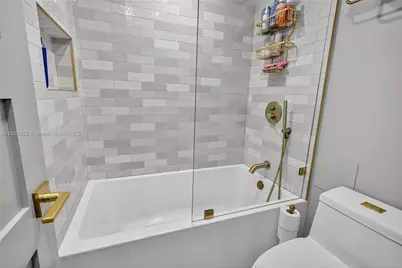 100 Bayview Dr #526, Sunny Isles Beach, FL 33160 - Photo 23