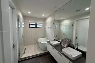 8283 NW 47th Ln, Doral, FL 33166 - Photo 9