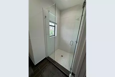 8283 NW 47th Ln, Doral, FL 33166 - Photo 11