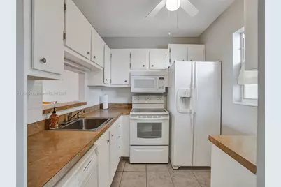 3506 NW 49th Ave #508, Lauderdale Lakes, FL 33319 - Photo 7