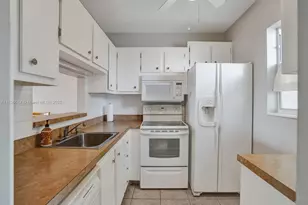 3506 NW 49th Ave, Lauderdale Lakes, FL 33319 - Photo 7