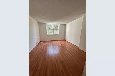 250 Jacaranda Dr #305, Plantation, FL 33324 - Photo 13