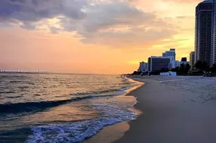 5005 Collins Ave, Miami Beach, FL 33140 - Photo 15