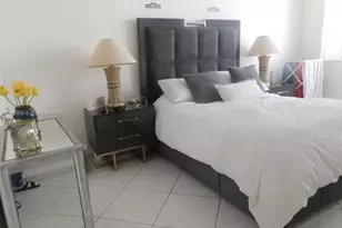 5005 Collins Ave, Miami Beach, FL 33140 - Photo 7