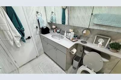 5005 Collins Ave #322, Miami Beach, FL 33140 - Photo 9
