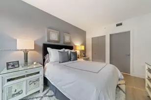 121 NE 34th St, Miami, FL 33137 - Photo 15