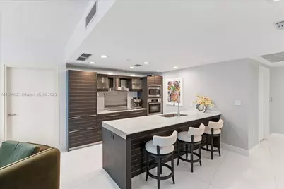 200 Biscayne Boulevard Way #3608, Miami, FL 33131 - Photo 9