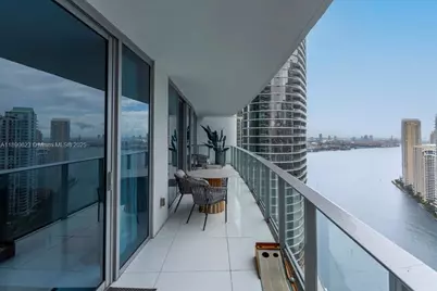 200 Biscayne Boulevard Way #3608, Miami, FL 33131 - Photo 23