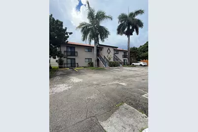 100 SE 5th Ave #1, Hallandale Beach, FL 33009 - Photo 1