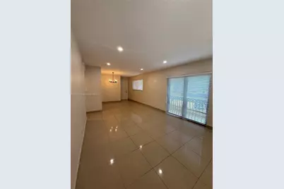 100 SE 5th Ave #1, Hallandale Beach, FL 33009 - Photo 7