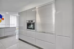 20191 E Country Club Dr, Aventura, FL 33180 - Photo 7