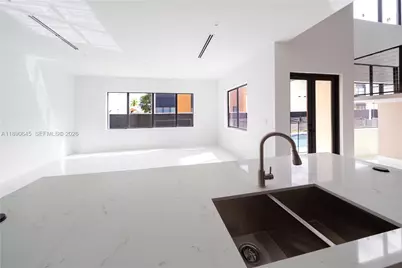 17921 SW 149th Ct, Miami, FL 33187 - Photo 9