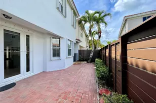 10807 NW 84th Ln, Doral, FL 33178 - Photo 17
