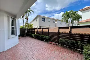 10807 NW 84th Ln, Doral, FL 33178 - Photo 15