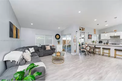 10048 SW 221st St, Cutler Bay, FL 33190 - Photo 7