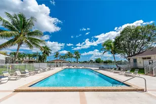 10048 SW 221st St, Cutler Bay, FL 33190 - Photo 37