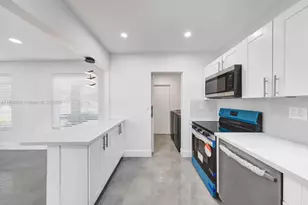 3210 N 72nd Way, Hollywood, FL 33024 - Photo 9