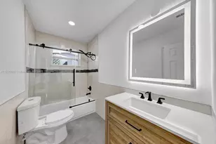 3210 N 72nd Way, Hollywood, FL 33024 - Photo 17