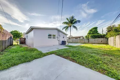 3210 N 72nd Way, Hollywood, FL 33024 - Photo 29