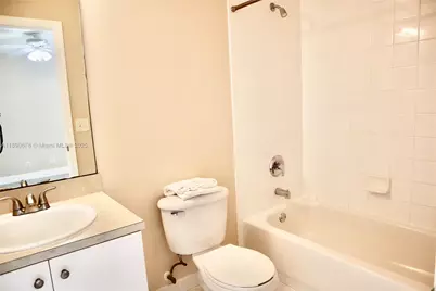 8656 S S Southgate Shores Cir #8656, Tamarac, FL 33321 - Photo 25