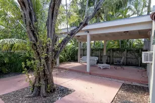 3050 Alton Rd, Miami Beach, FL 33140 - Photo 7