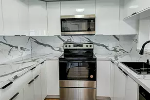 12500 SW 5th Ct, Pembroke Pines, FL 33027 - Photo 1