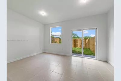 1537 SE 27th Rd, Homestead, FL 33035 - Photo 7