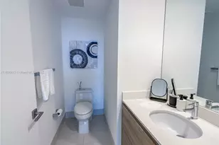 121 NE 34th St, Miami, FL 33137 - Photo 17