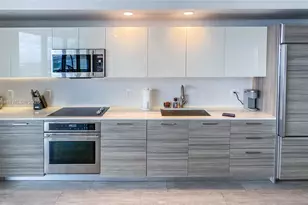 121 NE 34th St, Miami, FL 33137 - Photo 7