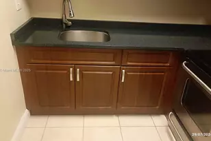 2850 N Oakland Forest Dr, Oakland Park, FL 33309 - Photo 7