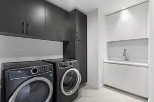 851 NE 1st Ave, Miami, FL 33132 - Photo 23