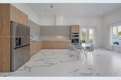 635 SW 9th St, Hallandale Beach, FL 33009 - Photo 7