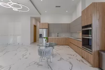 635 SW 9th St, Hallandale Beach, FL 33009 - Photo 9