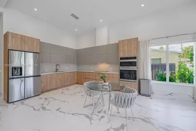 635 SW 9th St, Hallandale Beach, FL 33009 - Photo 7