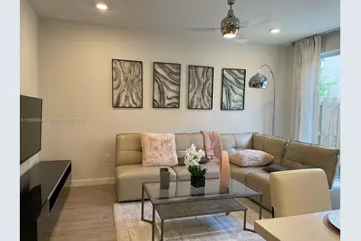 2423 SE 11th St, Homestead, FL 33035 - Photo 3