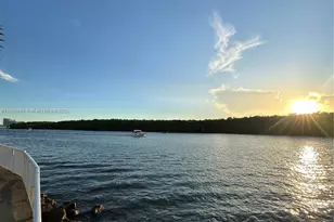 400 Kings Point Dr, Sunny Isles Beach, FL 33160 - Photo 29