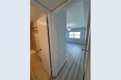 400 Kings Point Dr #614, Sunny Isles Beach, FL 33160 - Photo 11