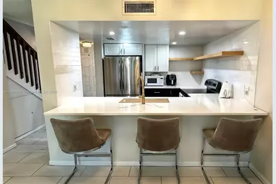 4231 SW 70th Ter, Davie, FL 33314 - Photo 5