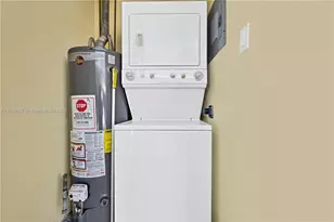 923 N 16th Ct, Hollywood, FL 33020 - Photo 17