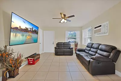 923 N 16th Ct, Hollywood, FL 33020 - Photo 5