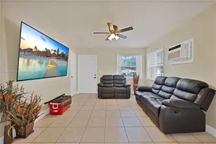 923 N 16th Ct, Hollywood, FL 33020 - Photo 5