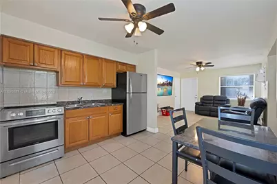 923 N 16th Ct, Hollywood, FL 33020 - Photo 9