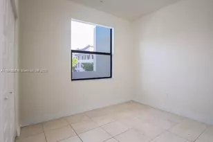 7815 NW 104th Ave, Doral, FL 33178 - Photo 9