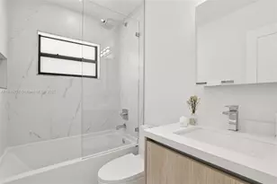 1960 NE 32nd St, Lighthouse Point, FL 33064 - Photo 29